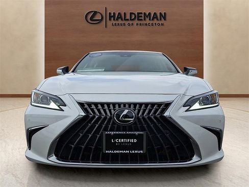Used 2023 Lexus ES 350 w/ Premium Package image 2