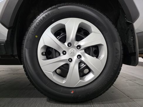 Used 2023 Toyota RAV4 LE AWD/4WD image 23