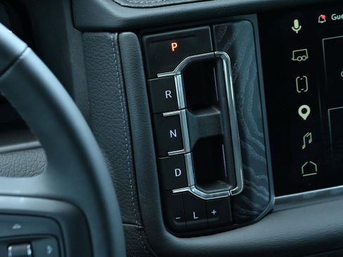 Used 2024 GMC Yukon XL Denali AWD/4WD image 18