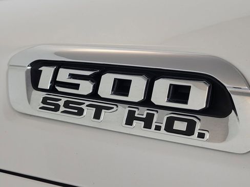 Used 2025 RAM 1500 Limited AWD/4WD image 8