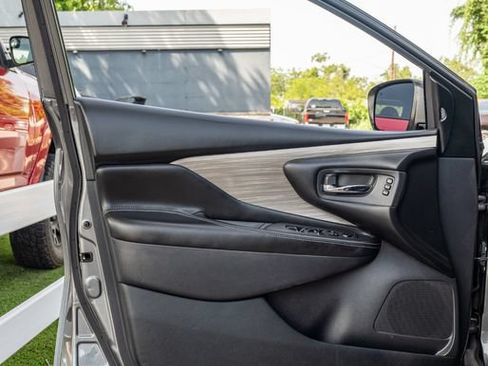 Used 2018 Nissan Murano Platinum AWD/4WD image 17