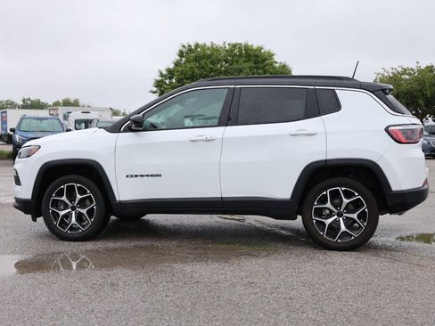 Used 2025 Jeep Compass Limited AWD/4WD image 8