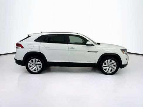 Certified 2023 Volkswagen Atlas Cross Sport SE w/ Panoramic Sunroof Package FWD image 4