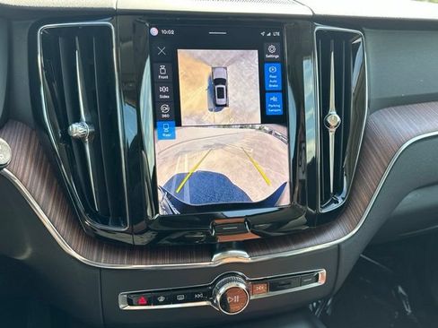 Certified 2024 Volvo XC60 B5 Plus w/ Climate Package AWD/4WD image 24