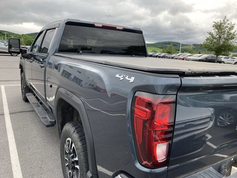 Used 2020 GMC Sierra 2500 SLE AWD/4WD image 5
