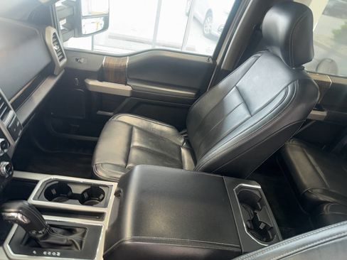 Used 2018 Ford F150 Lariat w/ Equipment Group 502A Luxury AWD/4WD image 33