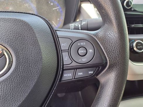 Used 2021 Toyota Corolla LE FWD image 28
