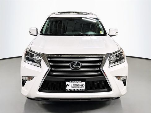 Used 2019 Lexus GX 460 image 2