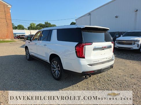 Used 2021 GMC Yukon XL Denali image 3