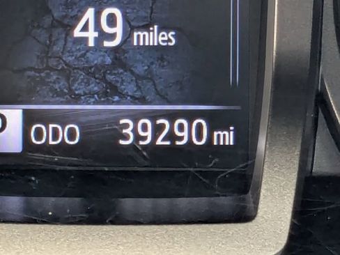 Used 2022 Toyota Tacoma Limited image 27