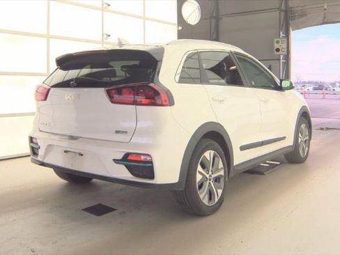 Used 2022 Kia Niro EX w/ Cold Weather Package image 4