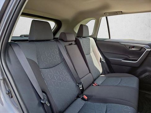 Used 2025 Toyota RAV4 XLE w/ Convenience Package image 21