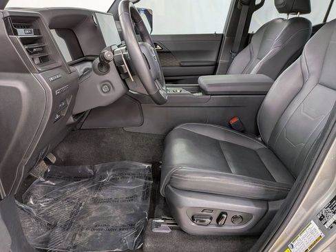 Certified 2024 Lexus GX 550 w/ Accessory Package (2T) image 13