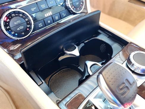 Used 2016 Mercedes-Benz SL 550 w/ Driver Assistance Package image 65