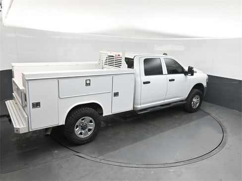 Used 2024 RAM 3500 Tradesman w/ Chrome Appearance Group image 38