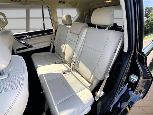 Used 2022 Lexus GX 460 Premium w/ Premium Package AWD/4WD image 25