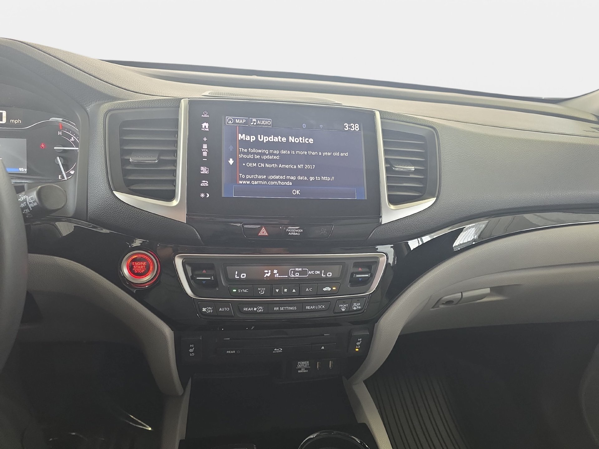 Used 2018 Honda Pilot Touring image 21