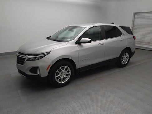 Used 2022 Chevrolet Equinox LT image 2