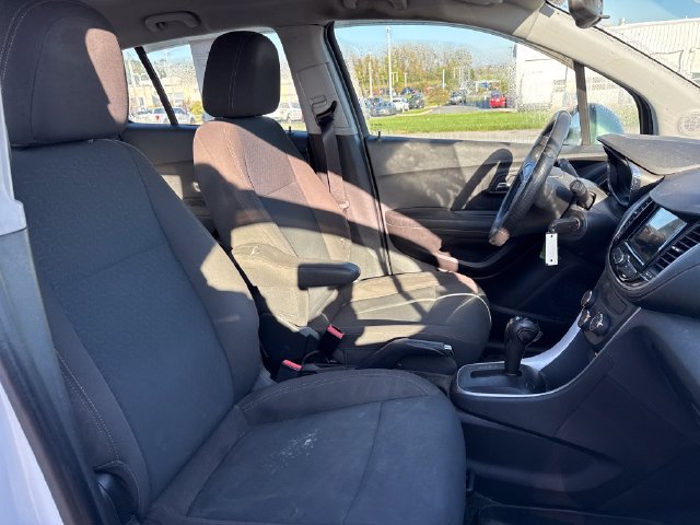 Used 2018 Chevrolet Trax LS AWD/4WD image 13