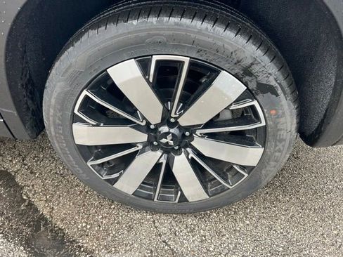 Used 2025 Mitsubishi Outlander SE image 11