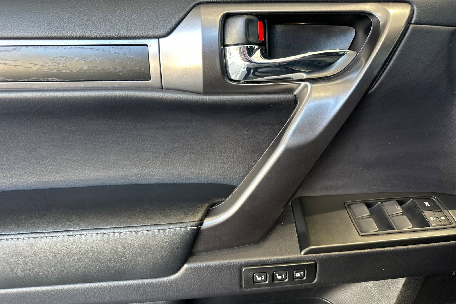 Certified 2023 Lexus GX 460 w/ Black Line Special Edition AWD/4WD image 12