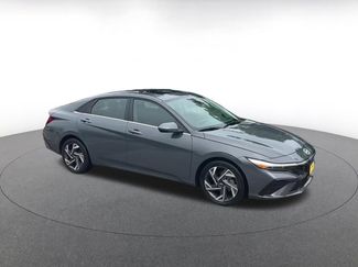 Used 2025 Hyundai Elantra SEL FWD video 2