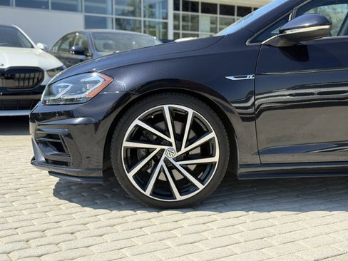 Used 2018 Volkswagen Golf R 4-Door image 9