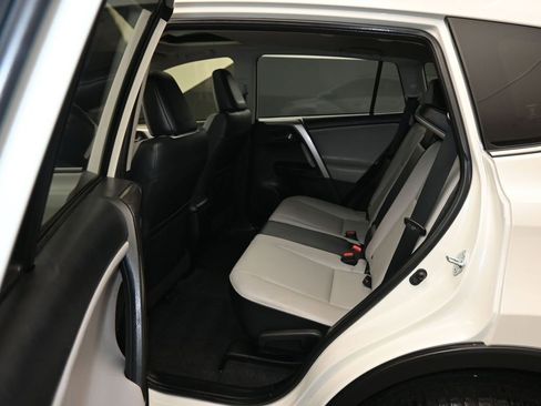 Used 2018 Toyota RAV4 Limited image 32