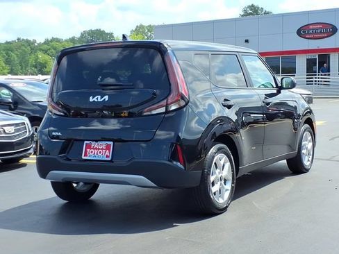 Used 2025 Kia Soul LX FWD image 6