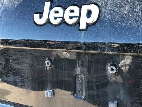 Used 2019 Jeep Cherokee Limited image 5