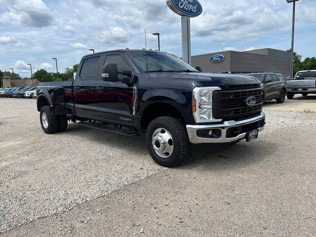 Used 2024 Ford F350 XL AWD/4WD image 1