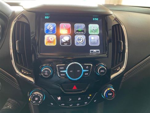 Used 2017 Chevrolet Cruze LT image 27