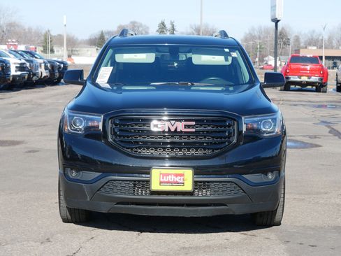Used 2019 GMC Acadia SLT w/ Black Edition image 2