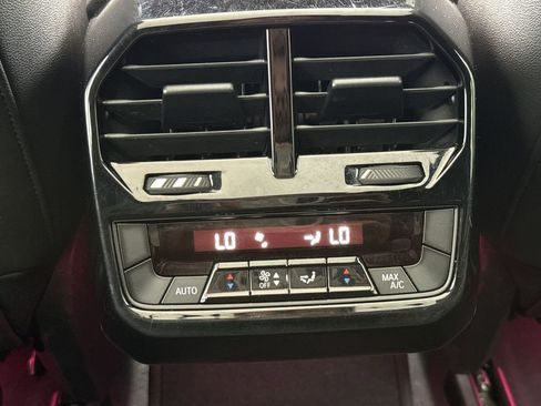 Used 2023 BMW iX xDrive50 AWD/4WD image 28