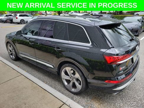 Used 2023 Audi SQ7 Premium Plus AWD/4WD image 3