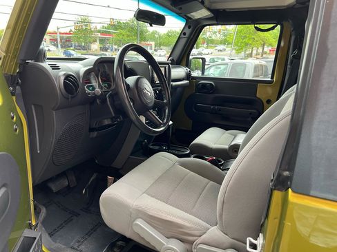 Used 2008 Jeep Wrangler Rubicon w/ Dual Top Group AWD/4WD image 23