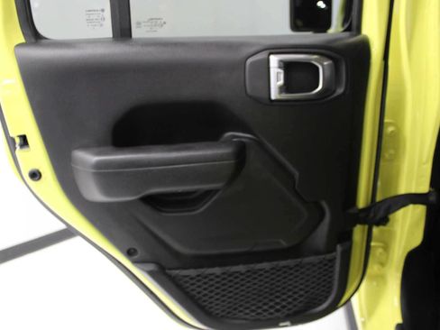 Used 2023 Jeep Wrangler Unlimited Rubicon 4xe AWD/4WD image 33