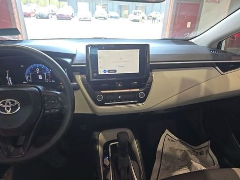 Used 2026 Toyota Corolla LE FWD image 6