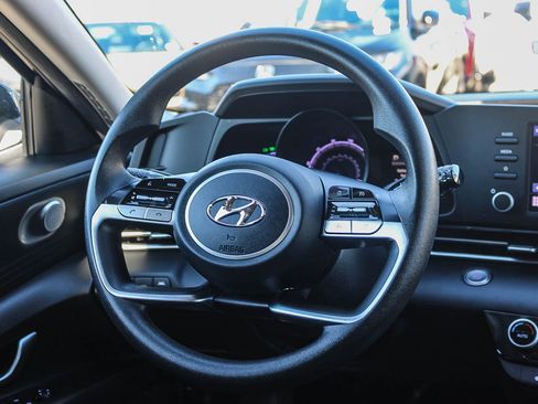 Used 2023 Hyundai Elantra Blue image 16