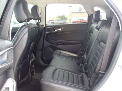 Used 2024 Ford Edge SEL image 21
