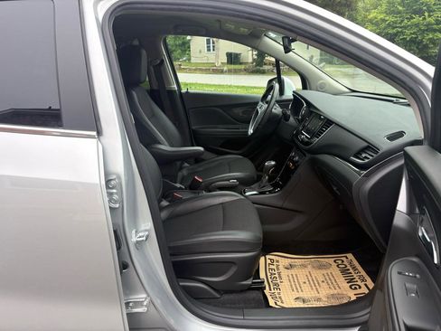 Used 2022 Buick Encore Preferred w/ Safety Package FWD image 22