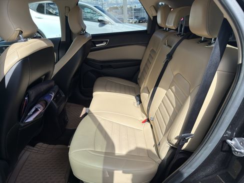 Used 2015 Ford Edge SEL w/ Equipment Group 201A FWD image 4