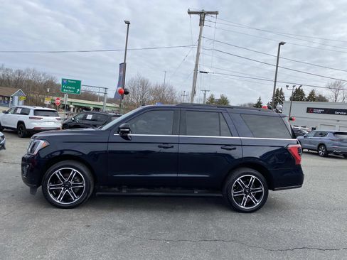 Used 2021 Ford Expedition Limited image 2