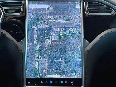 Used 2016 Tesla Model S 70D image 25