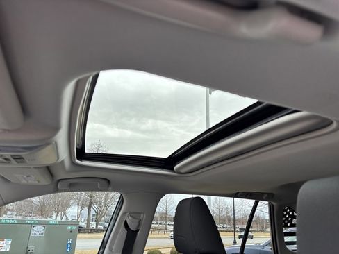 Used 2021 Toyota RAV4 XLE w/ Convenience Package image 18