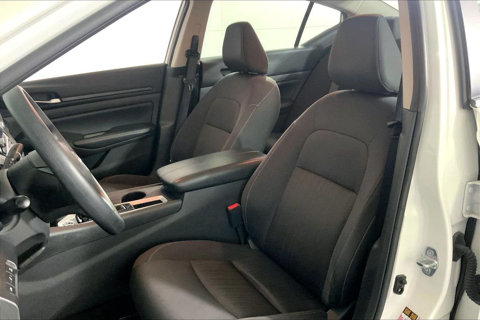 Used 2025 Nissan Altima 2.5 SV FWD image 22