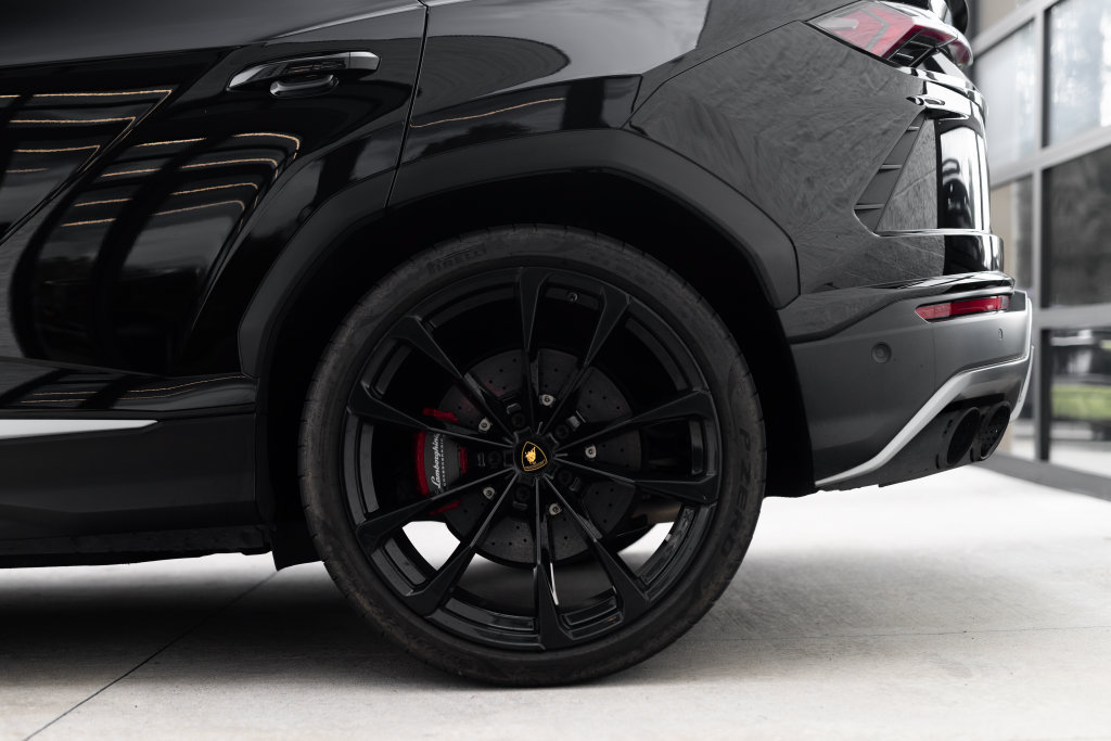 Used 2021 Lamborghini Urus AWD/4WD image 9
