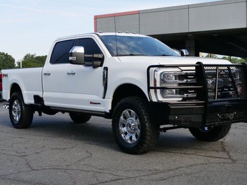 Used 2025 Ford F350 Lariat w/ Lariat Ultimate Package AWD/4WD image 4