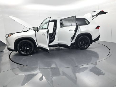 Used 2025 Toyota Grand Highlander FWD image 64
