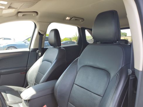 Used 2020 Ford Escape Titanium AWD/4WD image 7